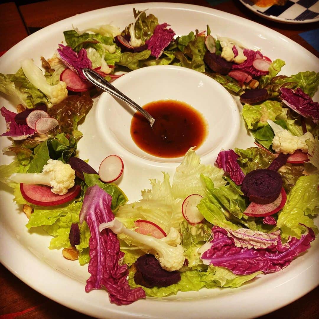 朋未のインスタグラム：「久しぶりの地元 久しぶりの親友会😊  きみよ、真央は２年ぶり 愛子は12年ぶり！  小学生、中学生の頃いつも一緒にいた４人組。ゴシップから真面目な話まで、あっという間の３時間、、 #クチーナアグーバンビーノ  #下関グルメ #下関  イタリアン美味しかった♡」
