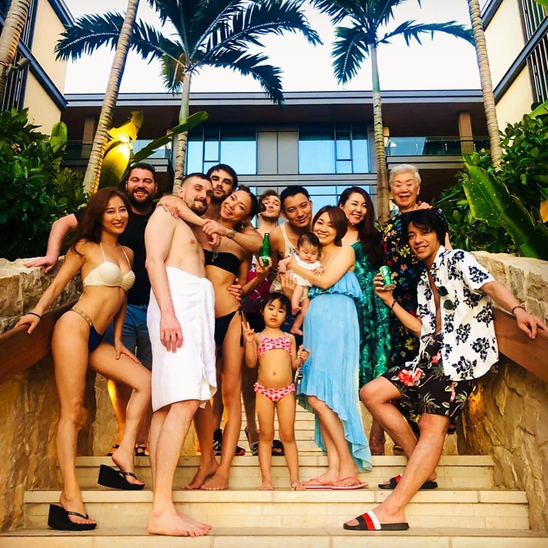 伊東愛のインスタグラム：「BBQ party with this lovely crew❤️」