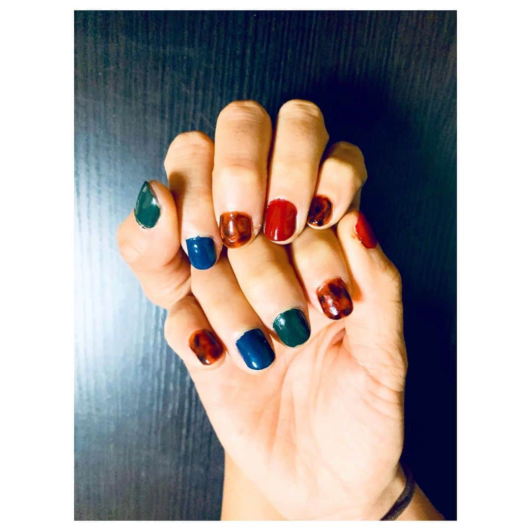 小林由佳さんのインスタグラム写真 - (小林由佳Instagram)「◽︎◾︎◽︎◾︎OFF season◾︎◽︎◾︎◽︎ ・ Even though I retired as an athlete still I have taking "OFF" season¨̮ It's one of the reason for makes more intense "ON" mode😘👍🏻 ・ ・ 中学生でアスリートに足を突っ込んで以来 シーズン後はオフを取るのが習慣化していたので 現役を引退した今でも毎年この時期になるとオフシーズンを取っています¨̮ ・ ネイルしてみたり(べっ甲ネイルに初挑戦してみた!💅) 食 解放したり(そもそも今はそこまで制限してないけど笑) ずっとずっと計画してたネズミーもやっと行けて最&高!🐭🚢 ・ 1年間ためた日焼けを眺めると 今年もたくさん陽の下で登ったなってしみじみします☀︎🌻😊」12月10日 23時02分 - yuca_tan