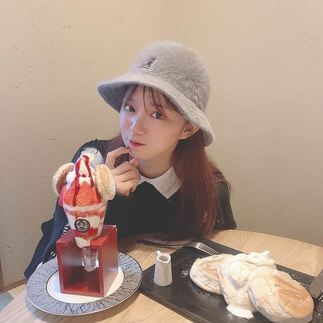 星名美怜さんのインスタグラム写真 - (星名美怜Instagram)「♥♥♥﻿ ㅤㅤㅤ .﻿ ㅤㅤㅤ 今日お友達とパフェとパンケーキ食べてきた❤️🐇﻿ ㅤㅤㅤ ﻿ ㅤㅤㅤ 最近甘いものすきなの。﻿ 自分甘やかしてるㅤㅤㅤ ﻿ やばいやばい。笑ㅤㅤㅤ ﻿ ﻿ ㅤㅤㅤ サイン会来てくれた方ありがとう♥﻿ ㅤㅤㅤ 明日は#HMVグランフロント大阪 さんにて18時〜ㅤㅤㅤ お待ちしてますー！ㅤㅤㅤ ﻿ ﻿ ㅤㅤㅤ そして今夜24時〜ㅤㅤㅤ ﻿ Abema TV 矢口真里の火曜The Night生出演します﻿ ㅤㅤㅤ みんな見てね♥♥♥﻿ ㅤㅤㅤ .﻿ ㅤㅤㅤ #mireinsta ㅤㅤㅤ #星名美怜ㅤㅤㅤ  #原宿カフェ #表参道カフェ #グルテンフリーカフェㅤㅤㅤ #kangol ㅤㅤㅤ」12月10日 23時06分 - hoshina_mirei_official