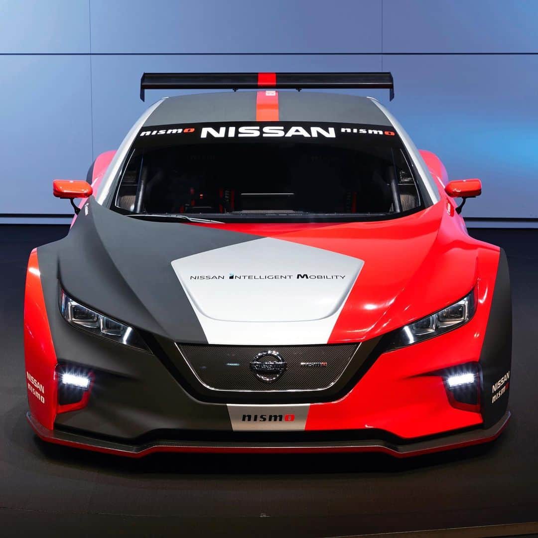のインスタグラム：「Upgrade. 😏 #NissanLEAF #NISMO #RC #Nissan #IntelligentMobility」