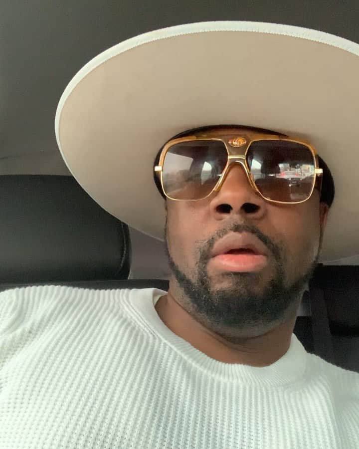 ワイクリフ・ジョンのインスタグラム：「I am hiring in 2020 here is the Job description and u have to be in the east coast tri-state “Assistant Audio engineer : DAW editing( drum programming, sample editing, vocal tuning , recording and pro tools session prep) signal flow knowledge and file management”」