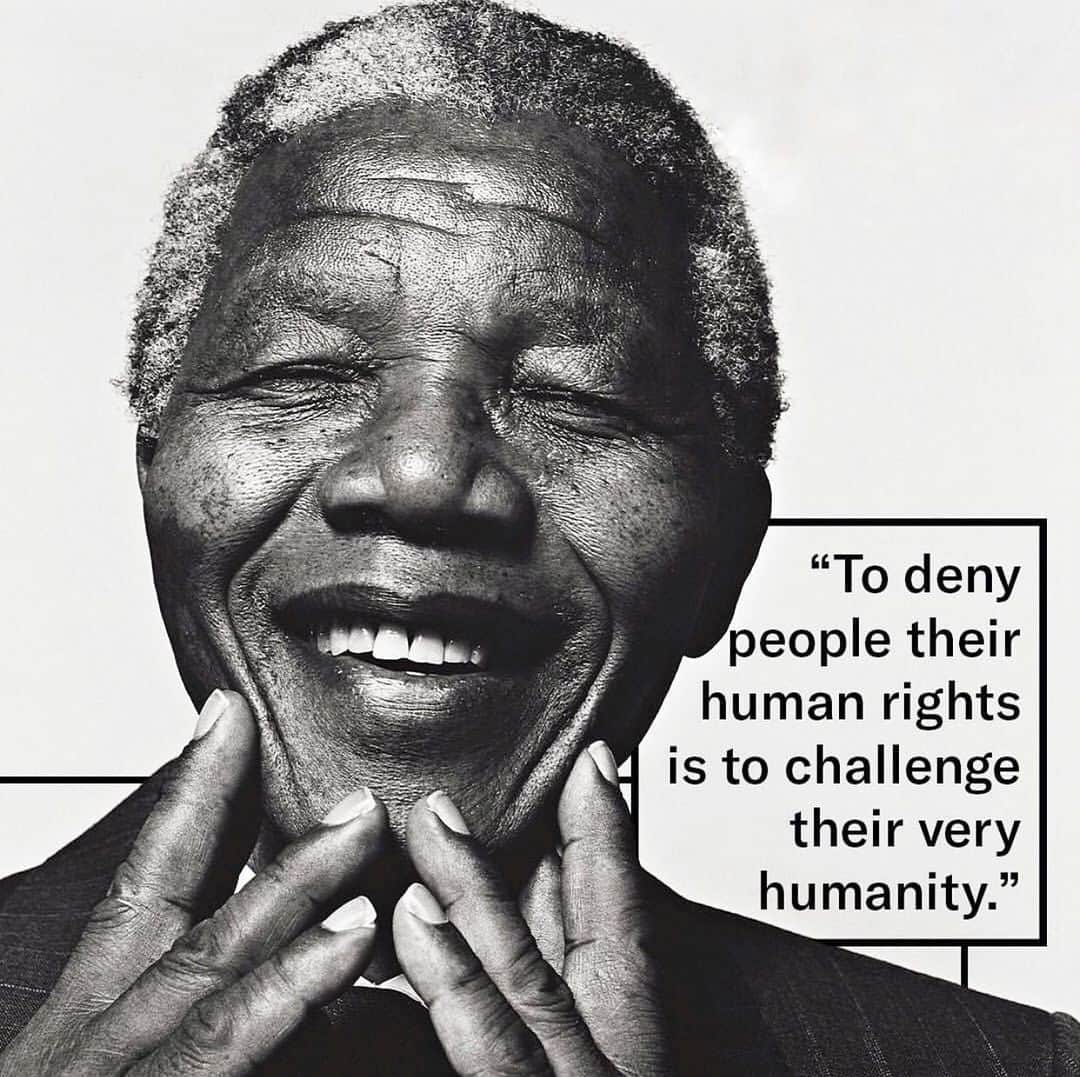 ナオミ・キャンベルさんのインスタグラム写真 - (ナオミ・キャンベルInstagram)「Today marks the 71st Anniversary of The Universal Declaration of Human Rights. Let us be the generation that works tirelessly to ensure Human Rights to all around the globe 🙏🏾♥️🌎 #HumanRightsDay #StandUp4HumanRights #NelsonMandela」12月10日 23時48分 - naomi