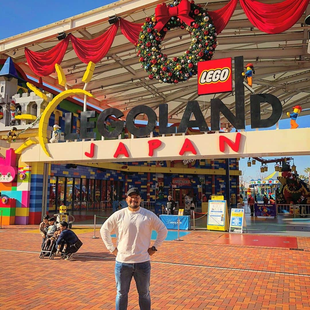 畠山健介さんのインスタグラム写真 - (畠山健介Instagram)「東京の家を引き払い、家なき子と化した畠山家。今回は名古屋のLEGOLANDへ！レゴランド、凄かった！  #ラグビー #rugby #令和 #Reiwa  #NewEnglandFreeJacks #NewEngland #FreeJacks  #ニューイングランド #フリージャックス #渡米前の活動報告 #家なきハタケの放浪記 #名古屋編 #畠山家 #TeamHatakeyama #家族 #family #家なき家族 #レゴランド #LEGOLAND #名古屋 #金城ふ頭 #ハタケ以外全部レゴ #凄い #世の中にこんなにレゴがあるんだと驚愕」12月10日 23時50分 - hatake03