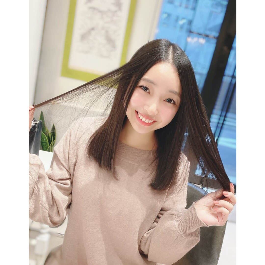 斎藤亜美のインスタグラム：「昨日ちょびーっとだけ髪を切りました！&トリートメントでつやつやとぅるんとぅるんになりました☺️☺️ たくさんか切ってないから、あんまりわかんないかな？？つやつや感伝われー⭐️ 本番に向けてのケアしたから、気合もばっちりになったぞ！  まりちゅう @marinanagasawa1008 のオススメ！アフィーロさんに行ってきたのだよー⭐️ ありがとうございましたー！」