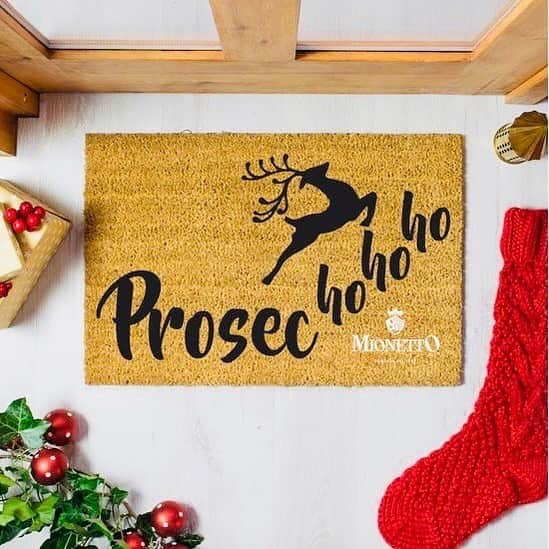 Mionetto Prosecco ČRのインスタグラム：「Vánoční návštěvy a Mionetto jsou vždy vítány 🤩🎅🎄🥂#mionetto #mionettoprosecco #december #winter2019 #christmas #love #decoration #followus #goodvibes #proseccovibes」