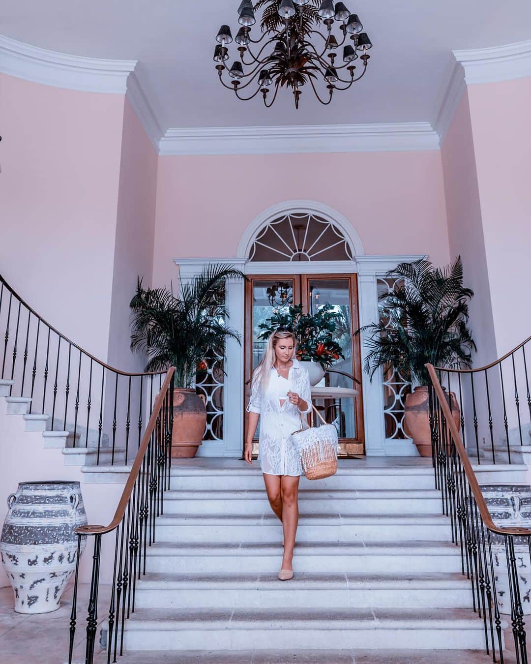 サシャ・カリスのインスタグラム：「Come on vacation with me?  Outfit @lillypulitzer 💗」