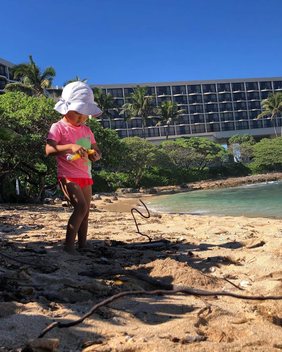 堀舞紀さんのインスタグラム写真 - (堀舞紀Instagram)「🌞 . . . . wearing sunshine 🌞!! . . . #得意分野 #hawaiilife #hawaii #maino_hawaii #子連れハワイ #northshore滞在記_ #ハワイ」12月11日 6時00分 - mainohori