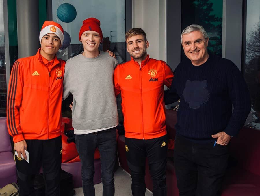 ルーク・ショーのインスタグラム：「Met some amazing people today thank you @rmchcharity @christiecharity for letting us be apart of it all ❤️」