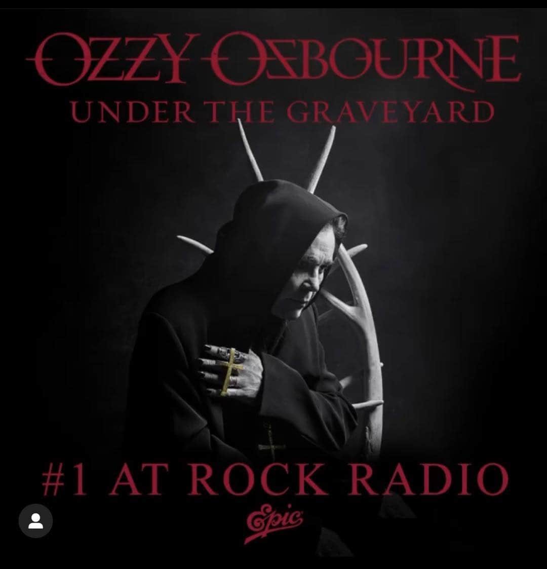 Chad Smithのインスタグラム：「Me and @thisiswatt had cheeseburgers one nite then went back to the studio and wrote and recorded the music in an hour. Did 2 takes and there it is. Sometimes the best ones come outta nowhere and fast. I’m so happy for @ozzyosbourne to have his first #1 Rick song. Well deserved.」