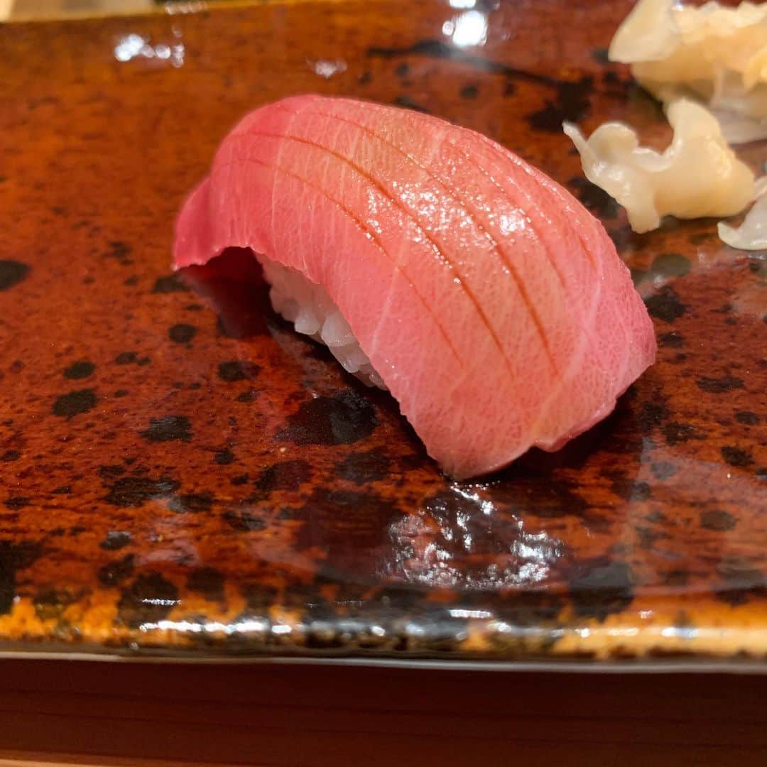 岸本加世子さんのインスタグラム写真 - (岸本加世子Instagram)「六本木ヒルズで美味しいお寿司をご馳走になりました。幸せ。ご馳走さまでした。」12月11日 0時47分 - kayokokishimoto