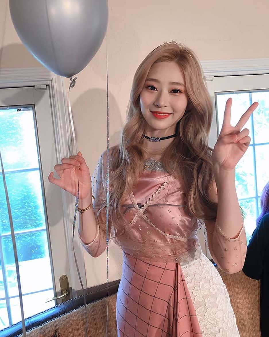 のインスタグラム：「… #IZONE #아이즈원 #アイズワン #minju #김민주 #ミンジュ #bis」