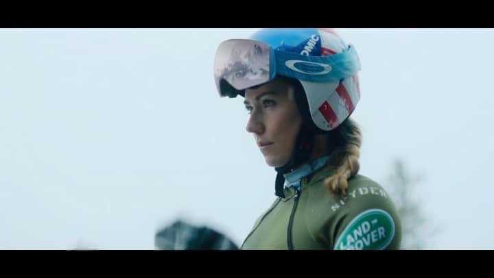 ミカエラ・シフリンのインスタグラム：「Work hard, play hard. Can’t wait for St. Moritz this weekend!! 😜👏 @landroverusa @usskiteam #PlayHarderThisWinter」