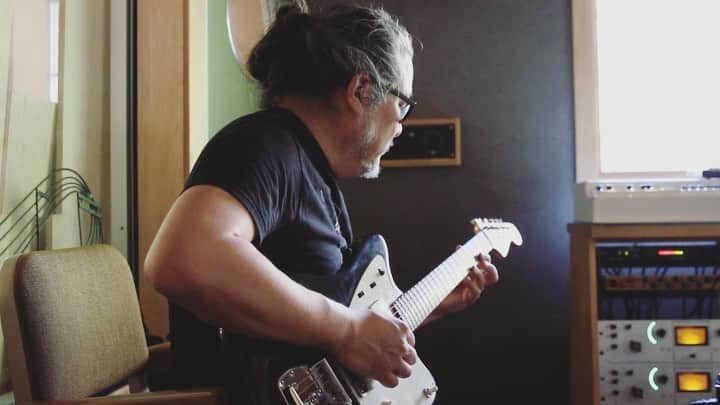 ベスト・コーストのインスタグラム：「a little peak into recording “for the first time” shot in the studio by our dude @thedirtiestlittlerainbow ⁣ ⁣ ❣️❣️❣️」