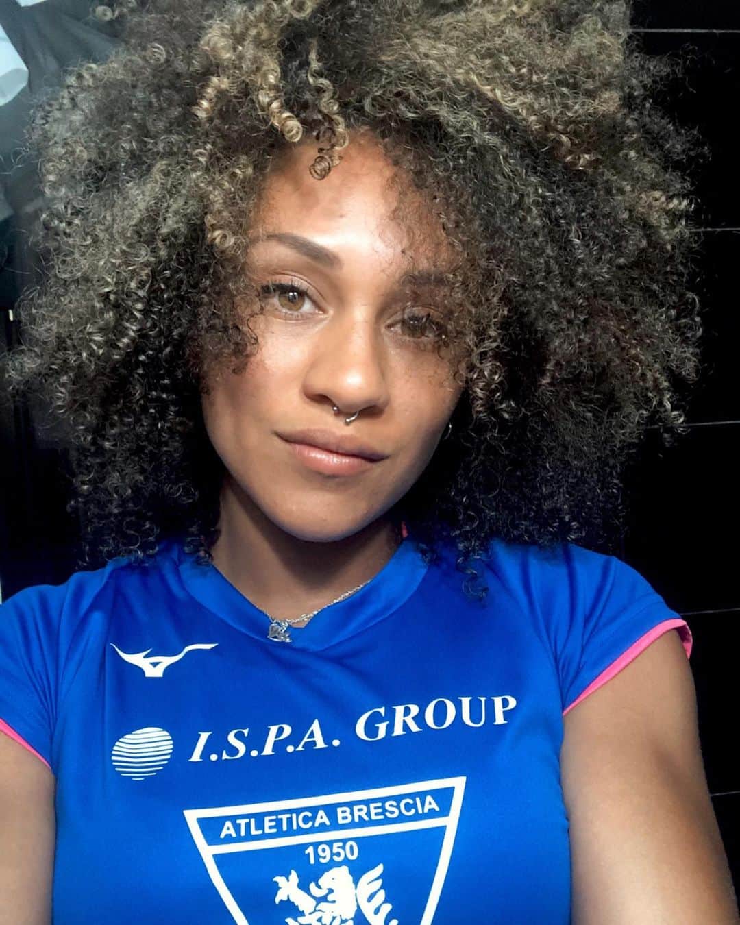 Johanelis HERRERA ABREUさんのインスタグラム写真 - (Johanelis HERRERA ABREUInstagram)「Selfie e capelli #nevertooserious 👩🏽‍🦱🦁🦋🦄🌸🤡👻🎀🎈🧨🔮 |_ |_ |_ |_ #tb #selfie #hairstyle #truccoeparrucco #athlete #athletics #love #running #caribbean #dominicana #curlyhair #curlygirl #curlyhairstyles #curlygirlmethod #blondie」12月11日 2時38分 - johanelisherrera