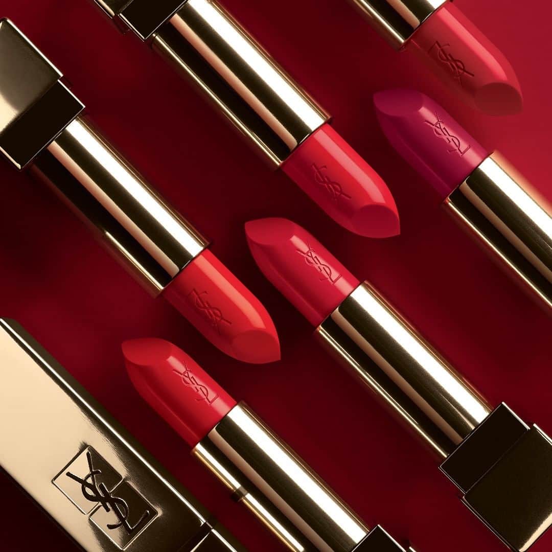 Yves Saint Laurent Beautyさんのインスタグラム写真 - (Yves Saint Laurent BeautyInstagram)「Light up your life, with a holiday wardrobe. Dress your lips with an array of festive and satiny shades. ROUGE PUR COUTURE in: N°1 LE ROUGE N°72 ROUGE VINYLE  #yslbeauty #rougepurcouture #rouge」12月11日 3時00分 - yslbeauty