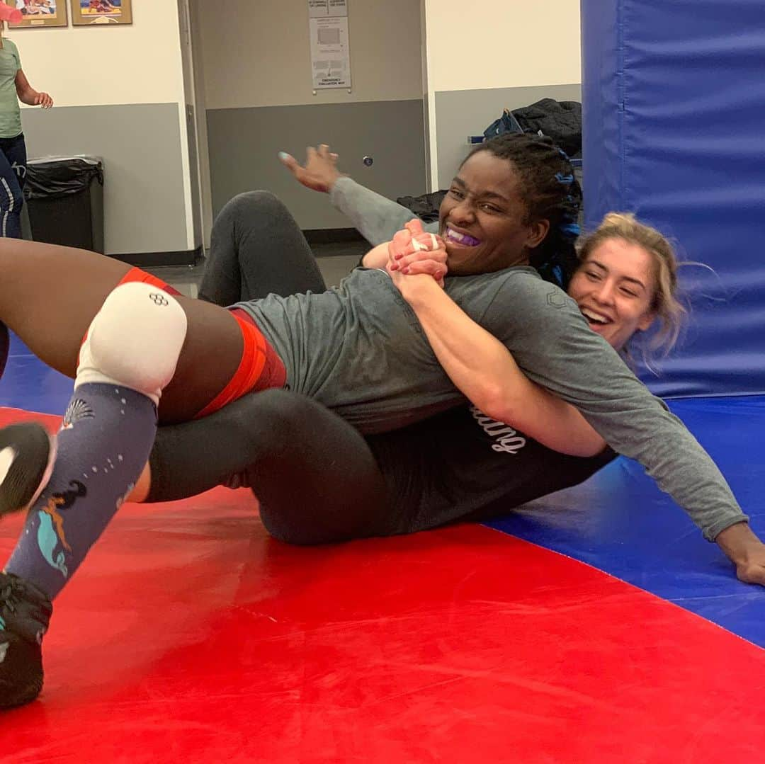 ヘレン・マロウリスさんのインスタグラム写真 - (ヘレン・マロウリスInstagram)「Good training at National Team Camp with teams from Norway, Sweden, Austria, and of course USA 💪🏼🤼‍♀️ #wrestling #olympics #tokyo2020 #training #camp」12月11日 3時35分 - helen_maroulis