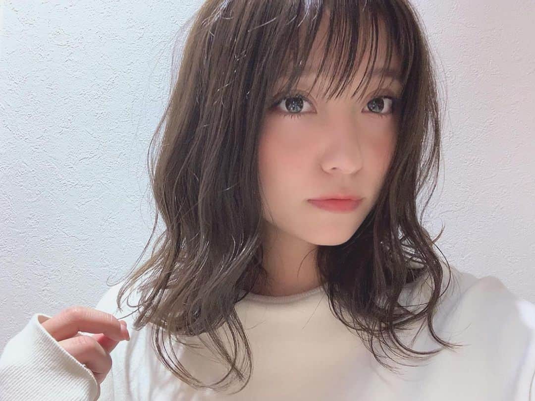 のインスタグラム：「U-REALMottoにてカラーと前髪カットしてもらいました🥰透明感カラー抜群です。川田さんいつもありがとうございます！」