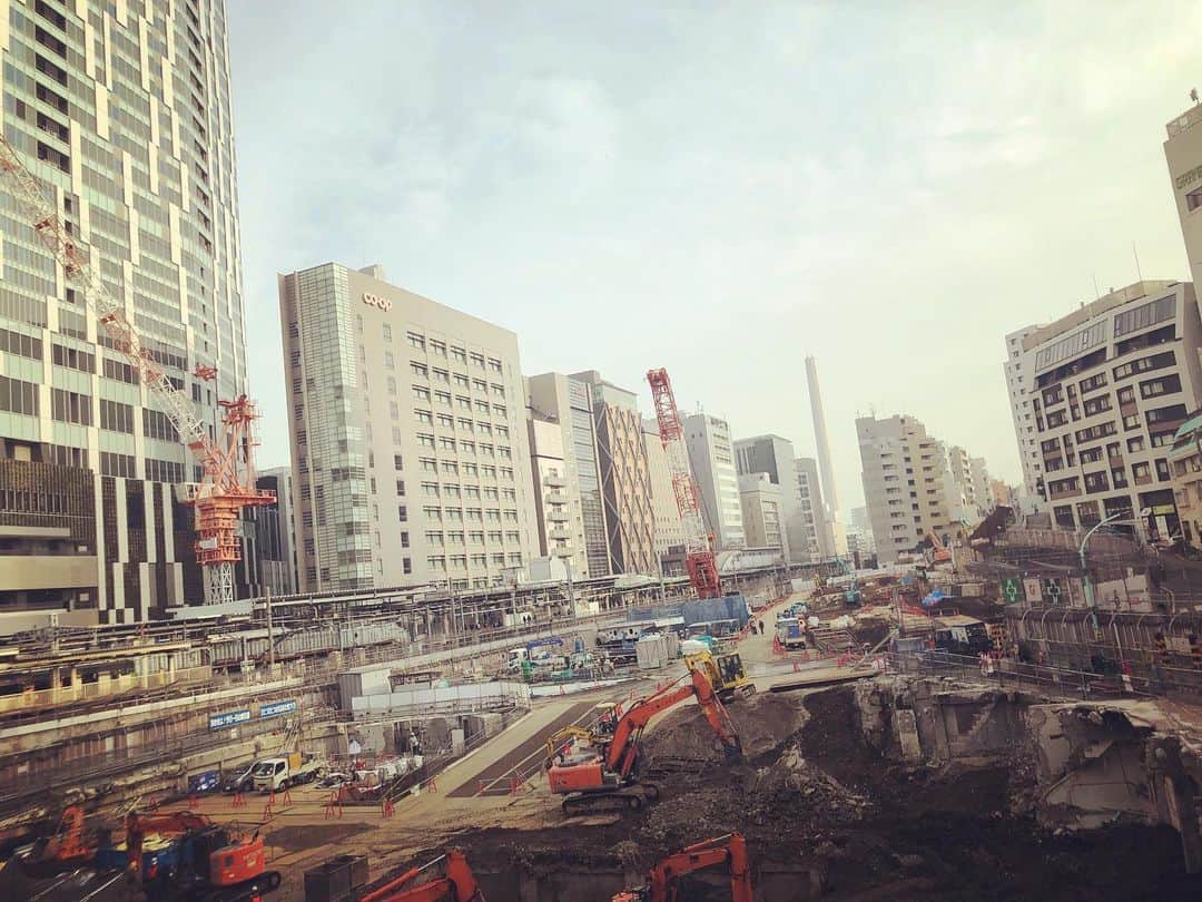門倉聡のインスタグラム：「渋谷南口から代官山方面。エピキュラスはもう消え失せ新しい街になる。 #渋谷 #渋谷南」