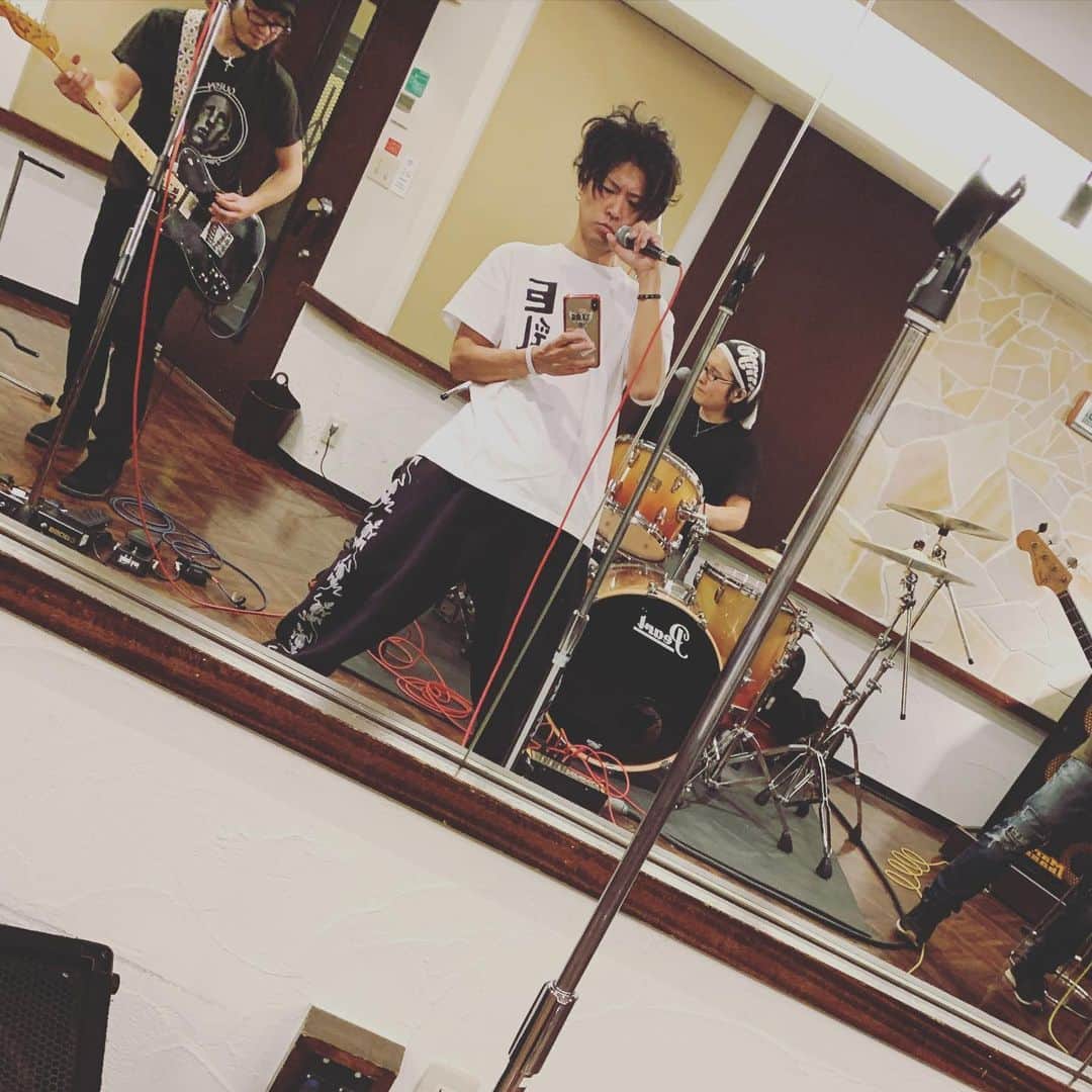 染谷俊のインスタグラム：「ランナイト、リハーサル！ めっちゃ、楽しかったどせー！ おおきにー！  http://www.someyashun.net/  #染谷俊 #ランナイト」