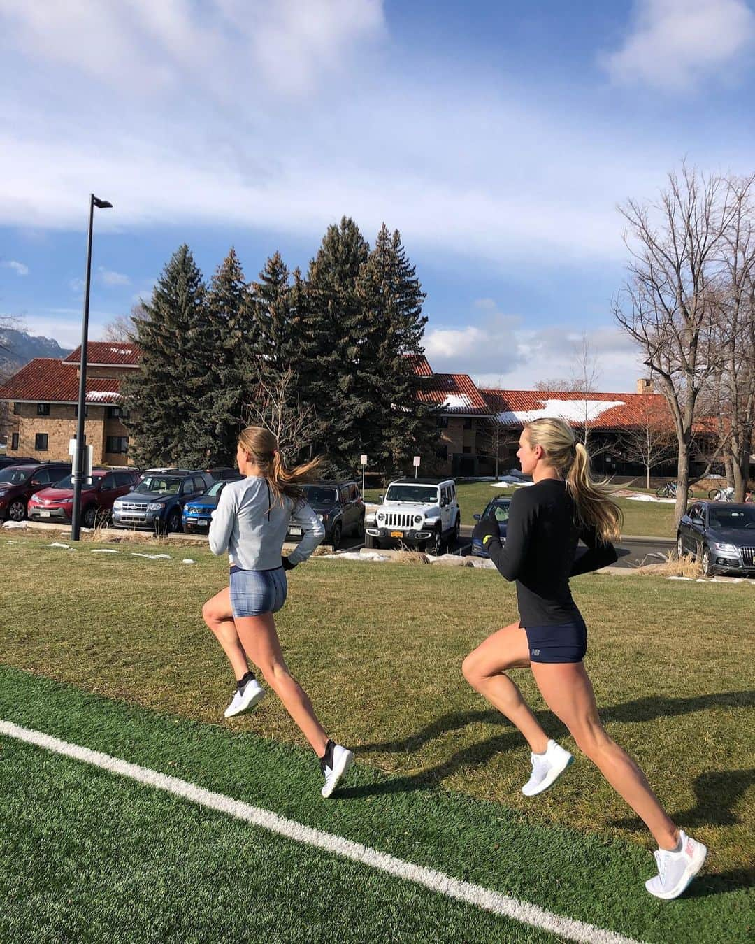 エマ・コバーンさんのインスタグラム写真 - (エマ・コバーンInstagram)「This was what my Tuesday looked like. Pretty perfect day 🤗 @corymcgeeruns @domscottrunsa 💕 #workworkworkworkwork #likeaboss」12月11日 7時00分 - emmacoburn