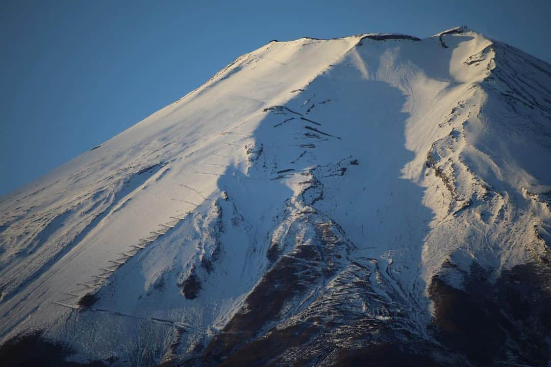 つるの剛士さんのインスタグラム写真 - (つるの剛士Instagram)「おはようございます🗻✨ #つるカメラ #富士山 #鐘山苑 #帰ります　#また来ます」12月11日 7時10分 - takeshi__tsuruno