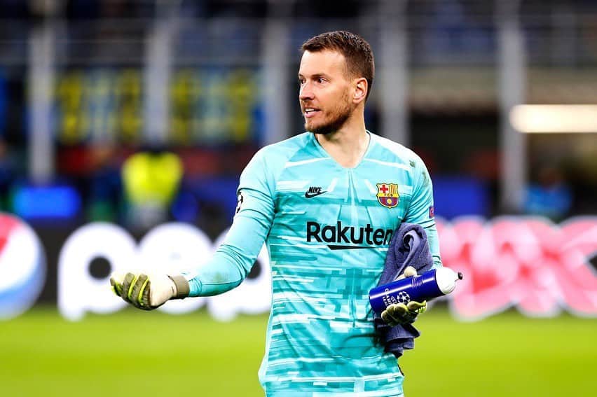 ノルベルト・ムラーラ・ネトのインスタグラム：「Que buena vitoria! 💪🏼 Glad to help. #ForçaBarça 🔴🔵 @championsleague」