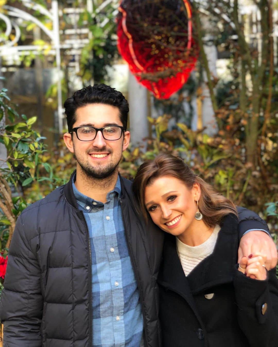 カーステン・ムーア＝タワーズのインスタグラム：「The last time we were in Italy together, the iPhone still wasn’t invented, the final Harry Potters book wasn’t published, and I was still pretending I knew the dance moves to Soulja Boy. Some things change and some things don’t 😉」