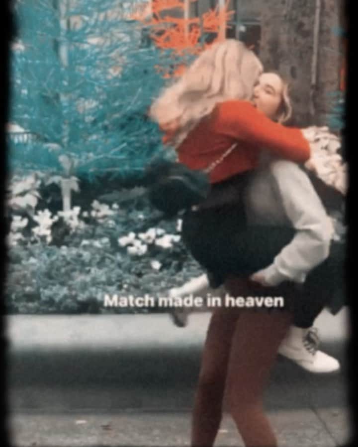 ペイトン・リストのインスタグラム：「most magical place on earth really brings out the love  this is also how victor and I reunite after being separated for 2 days  thanks for having us @disneyland #disneyland」