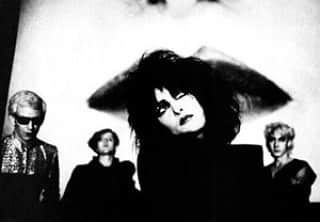 中村松江さんのインスタグラム写真 - (中村松江Instagram)「今日の一曲は Siouxsie And The Bansheesの『Spellbound』です✨ アルバム「Juju」に収録。 スージー・アンド・ザ・バンシーズもカッコいい曲が多いんです👍 スージーのヴォーカルが大好きです✨ (№97) #歌舞伎#中村松江 #siouxsieandthebanshees #spellbound #juju」12月11日 8時22分 - matsue_nakamuraofficial