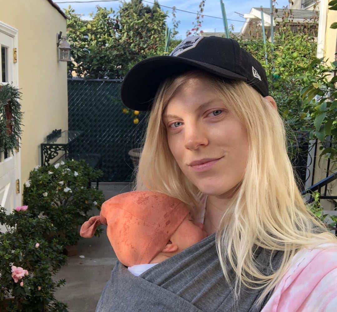 のインスタグラム：「Baby mama 💓」