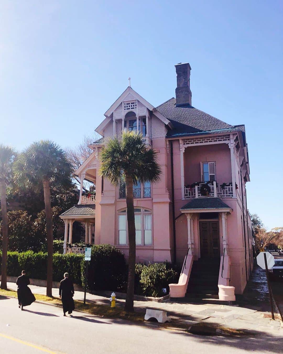 ミシェル・ブランチのインスタグラム：「Priests walking in The Holy City ✨ Forward my mail. Charleston, I love you. I don’t want to go home.」
