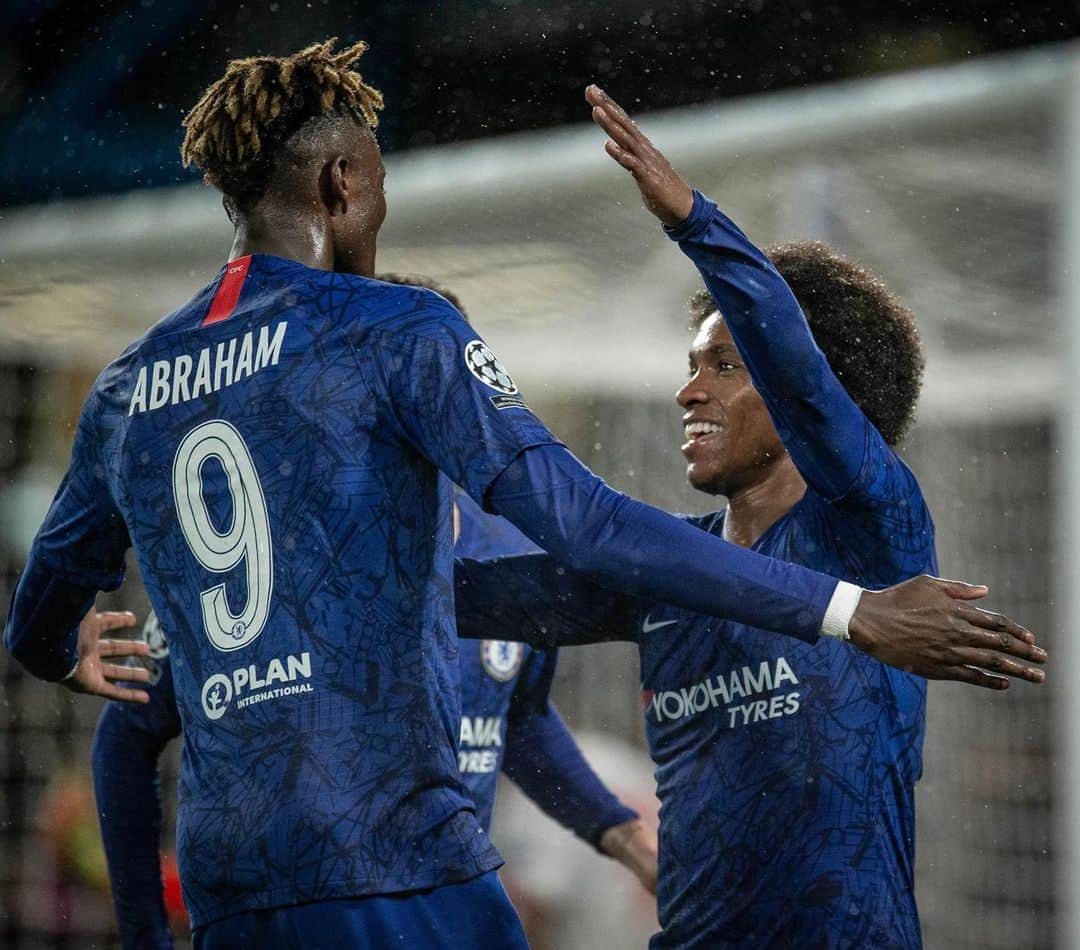 ウィリアンさんのインスタグラム写真 - (ウィリアンInstagram)「📍 Stamford bridge! On to the next round! #wearechelsea」12月11日 8時59分 - willianborges88