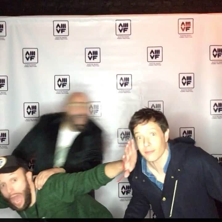 ダミアン･クーラッシュのインスタグラム：「I have now become acquainted with the founders of @amvfest . Come watch videos with us.」