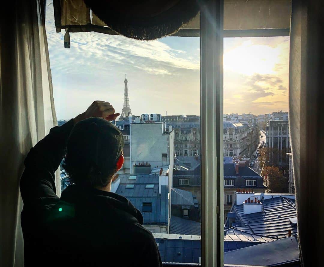 ジェイソン・ブラウンのインスタグラム：「📸☀️🇫🇷」
