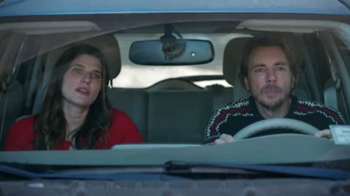 レイク・ベルのインスタグラム：「Before you walk into family gatherings, take a beat. TONIGHT get real but get jolly. @blessthismesstv @daxshepard」