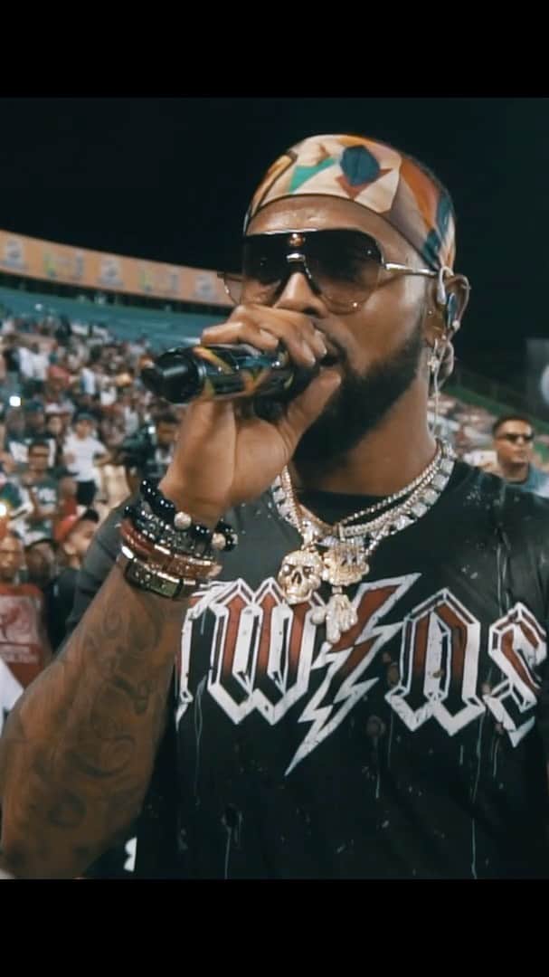 ホセ・レイエスのインスタグラム：「Muchos son los sentimientos encontrados que siento cada vez que piso mi tierra: ese calor inigualable de mi gente, cada abrazo, cada palabra de ustedes me llega directamente al corazón y sólo me queda decir: GRACIAS mi Dios por permitirme haber nacido en donde existen los verdaderos guerreros, esos que nunca se rinden, no en vano mi República Dominicana lo tiene todo!」