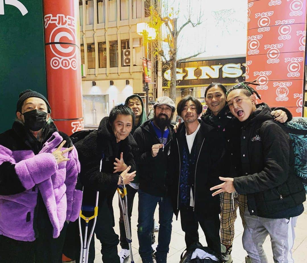 KAI_SHiNEのインスタグラム：「長野にて。 CAFFEINE BOMB 3世代🤘🎶 #caffeinebomb  #noendwhy #heysmith #山嵐」