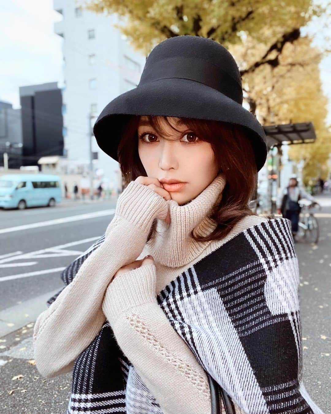 梯真奈美さんのインスタグラム写真 - (梯真奈美Instagram)「お問い合わせ沢山もらってるeimyならではなこのカサブランカハットは1月の新作なの😘 可愛いspring itemが盛りだくさんの1月からも楽しみにしててね💕 #hat #eimy #eimyistoire」12月11日 11時30分 - official_manami