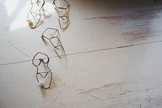 ジュジュのインスタグラム：「silver colorもcasualでステキ♡ . 🗣本日5時よりorder startを 予定しております🏷 . . #AkariH#accessory#costumeaccessory#fashion akarih#akarihchic#アカリ#アカリチック#Akarih#アカリ #2019AW#revival#www.akari-h.jp」