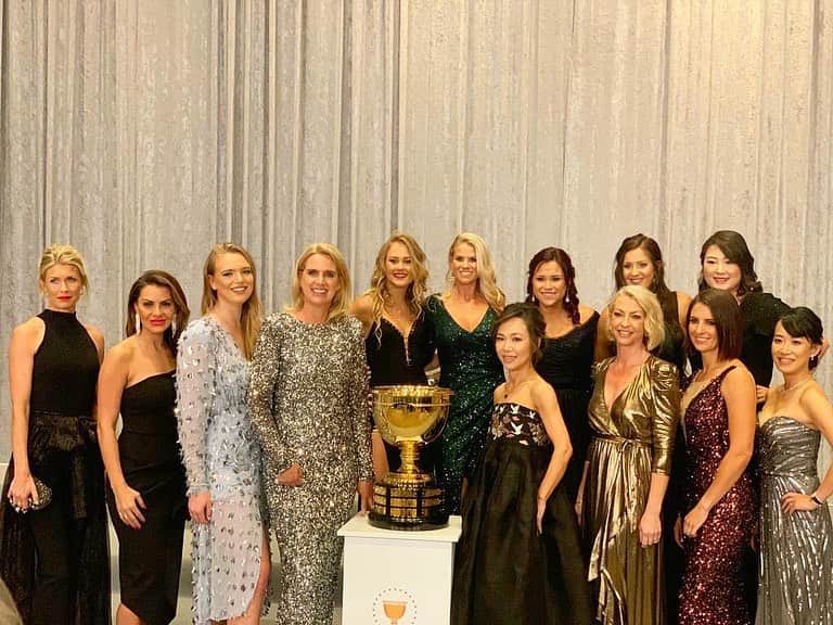 ミッチェル・マネーのインスタグラム：「Proud to be part of an amazing international team of power house men and women! 💪🏾 Who’s  watching the Presidents Cup starting tomorrow? 🏆 🏌️ 🇦🇺 #teaminternational」