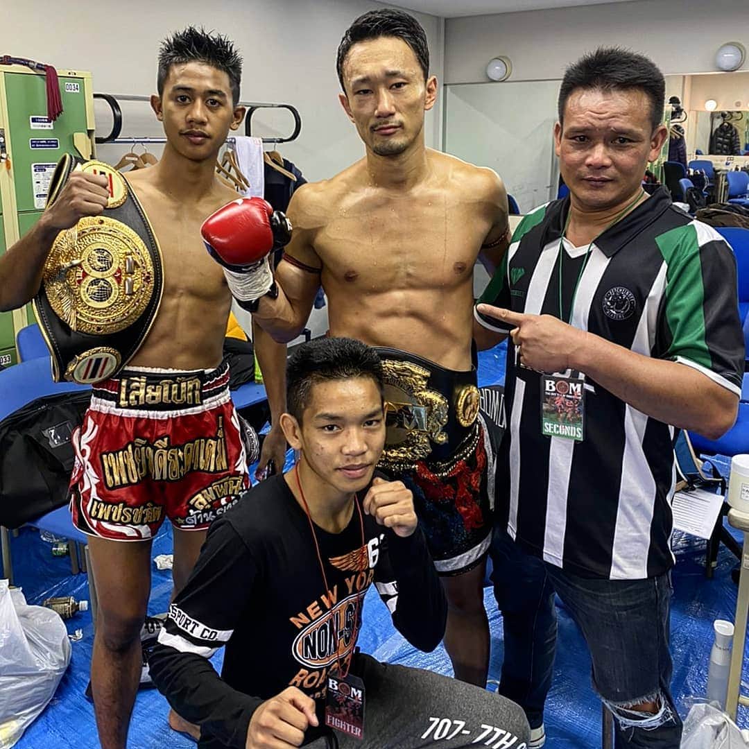 梅野源治のインスタグラム：「試合後、外人選手やセコンドたち、タイの有名プロモーターに話をかけてもらえて嬉しかったな！ #もっと海外から認められる選手になるぞ」