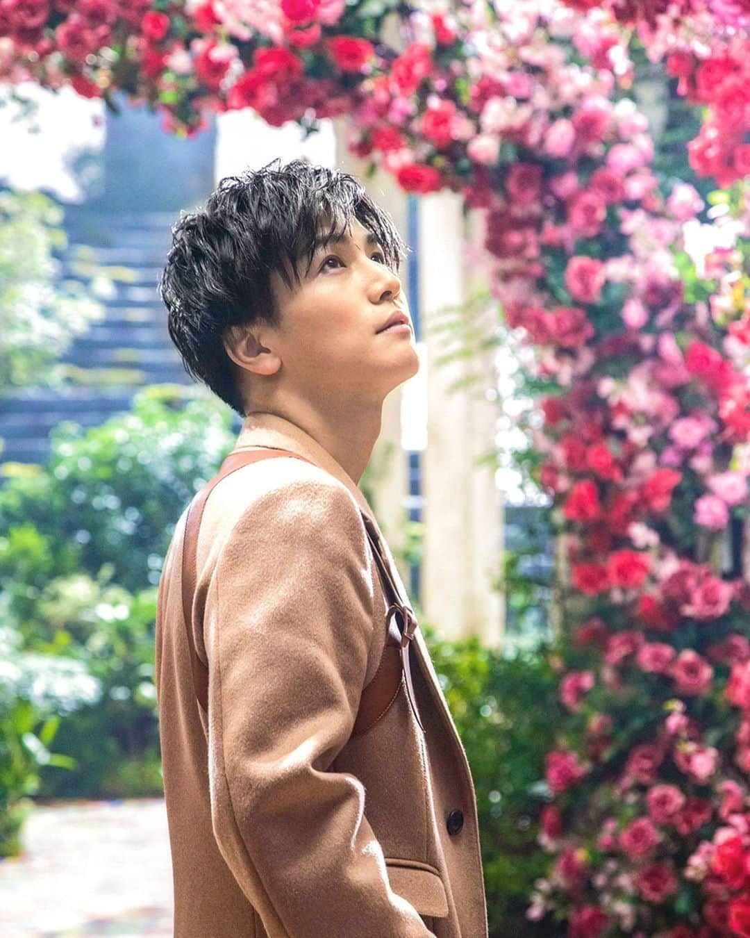 岩田剛典さんのインスタグラム写真 - (岩田剛典Instagram)「『愛のために〜for love, for a child〜』 Music Video out now on Youtube💐  #EXILE #新曲 #愛のために」12月11日 12時22分 - takanori_iwata_official