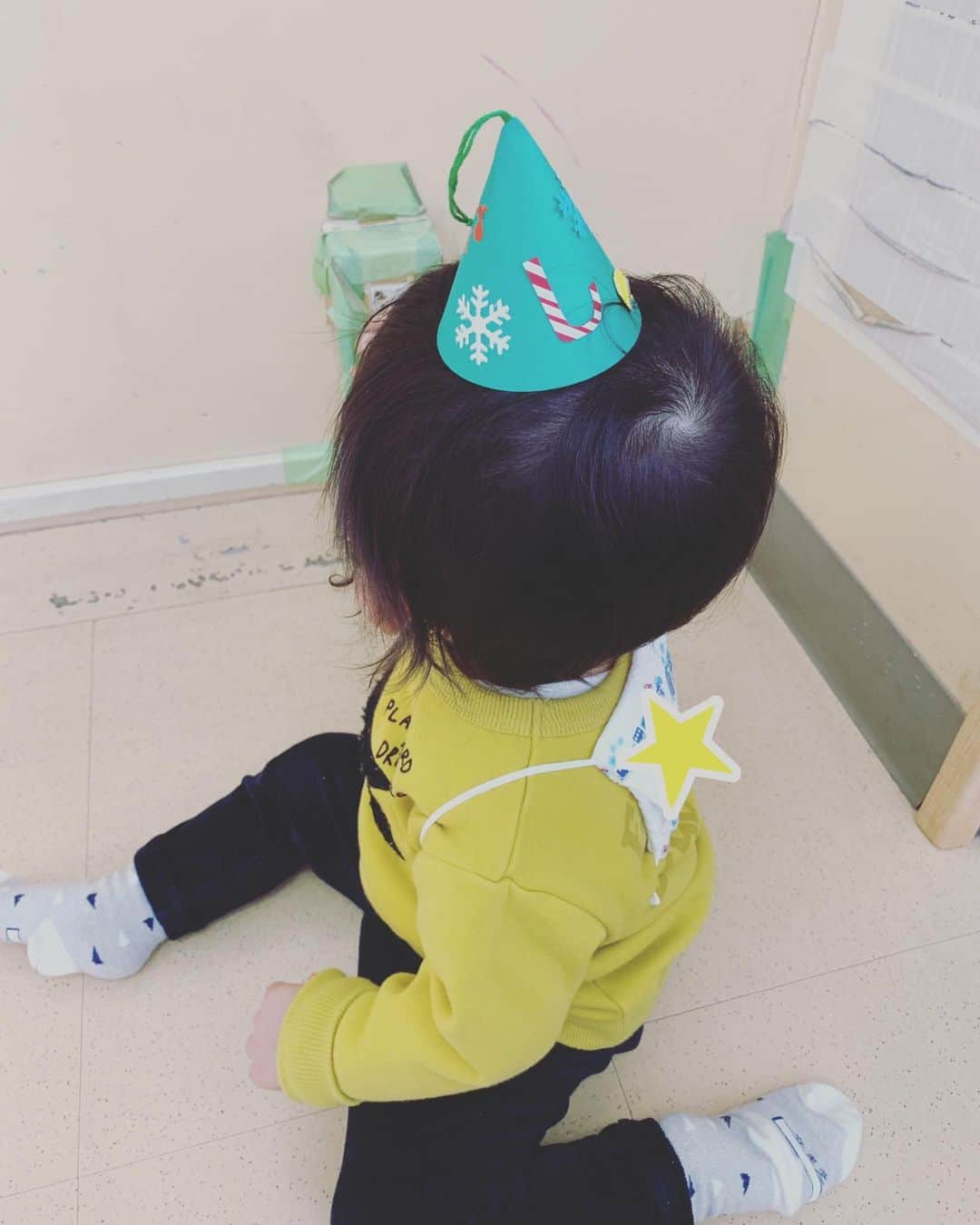 百千糸のインスタグラム：「今日は児童館で小さなクリスマスツリーを作りました（私が） 色々刺激をもらって成長してねー」