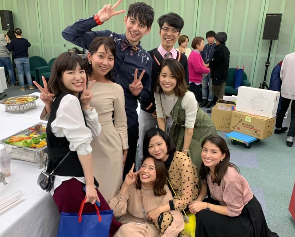 鉢嶺杏奈さんのインスタグラム写真 - (鉢嶺杏奈Instagram)「ふしぎ発見！の大忘年会 今年も参加してきました!!! ほんと、みんなが同じ方向に向かって走ってる あったかくて団結力があって 力強くて人思いで。  戦友であり、家族であり、親友みたいな このふしぎ発見のチーム皆さんが大好きでございます\(//∇//)\ いつも楽しい番組、ありがとうー❤️ 来年もよろしくお願いしますー❤️」12月11日 12時36分 - hachimine_anna