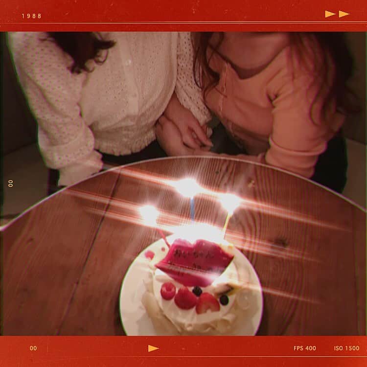 「SNOW」顔認識カメラアプリのグルメインスタ