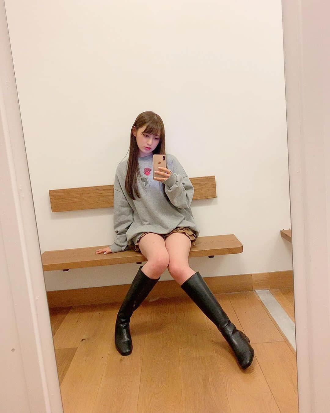 神志那結衣さんのインスタグラム写真 - (神志那結衣Instagram)「じーな服 膝下までのブーツが好き #私服 #trainer　@u_dresser #boots　@u_dresser  #pants　@snidel_official」12月11日 13時24分 - jiina27