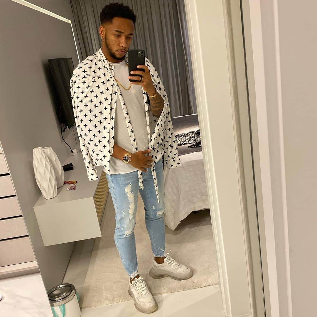 ラファエル・ダ・シルバのインスタグラム：「#crazylife 🇧🇷」