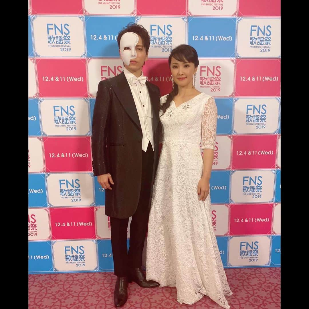 山崎育三郎さんのインスタグラム写真 - (山崎育三郎Instagram)「2週連続FNS歌謡祭  今年も忘れられない時間となりました。  数年前テレビ出始めた頃は考えられなかったミュージカルコーナー。  こんな時代がくるなんて、、、感動しています。  2週にわたり沢山取り上げて頂き本当に感謝です。 「 #世界に一つだけの花 」 「 #オペラ座の怪人 」 「 #お祭りマンボ 」 「 #見上げてごらん夜の星を 」  幸せでした。  #ジャニーズWEST のみんなとも記念撮影。  本当にありがとうございました！！！ #FNS歌謡祭  #濱田めぐみ #城田優 #木下晴香 #中川晃教 #伊礼彼方  #海宝直人 === ‪🎪2020年1月・2月全国ツアー開催🎪‬ ‪LIVE TOUR 2020 MIRROR BALL‬ ‪#大阪 #フェスティバルホール  #広島JMSアステールプラザ ‪#福岡‬ #久留米シティプラザザグランドホール ‪#愛知県芸術劇場 ‪#新潟‬ #上越文化会館 ‪#石川‬ #本多の森ホール #TOKYODOMECITYHALL #全10公演」12月12日 0時30分 - ikusaburo_yamazaki