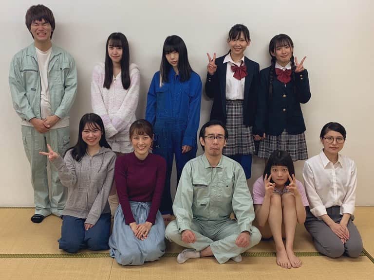 のインスタグラム：「小屋入りしました。﻿ 場当たりも終わり、﻿ 大事なシーンを続けて稽古。﻿ まだまだ濃密に。﻿ ﻿ 明日は劇場で稽古ができるという﻿ ありがたい時間。﻿ 最後まで油断せず。﻿ ﻿ 松田実里で予約してくださった方に贈るメッセージカード。﻿ イラストにも挑戦しております。﻿ 楽しい^^﻿ ﻿ ﻿ ﻿ #佐藤家のぬかどこ #両国エアースタジオ #再演 ﻿ #ホームドラマ #期待の若手女優 ﻿ #gojetgogo #gojetgogozero #ゲスト #agarege ﻿ #東日本橋 #bar #samasama #christmas #song#mariahcarey #舞台 ﻿ #Instagram #instagood #instalike ﻿ #love #photo #fashion #F4F ﻿ #フォロミー  #팔로우 #셀카 #일상 #松田実里﻿ ﻿ ﻿ ❖ ❖ ❖ ❖ ❖ ❖ ❖ ❖ ❖ ❖ ❖ ﻿ 2019年12月13日〜23日﻿ 『佐藤家のぬかどこ』Bチーム﻿ http://www.airstudio.jp/airstudio/top_191213.html﻿ 作・演出 静恵一（サミットクラブ）﻿ プロデュース エアースタジオ 《劇場》﻿ 両国・Air studio　﻿ 東京都墨田区両国2丁目18-7 ハイツ両国駅前 地下１階 《キャスト(五十音順)》﻿ 石倉瑞樹 ﻿ 大内真佑花 ﻿ 菊地姫 ﻿ 倉石かすみ ﻿ 手塚千尋﻿ 広野由麻 ﻿ ほりみずき ﻿ 松田実里 ﻿ チップ青木﻿ 他 《Bチームスケジュール》﻿ 2019年12月﻿ 13日(金)21:00﻿ 15日(日)16:00﻿ 17日(火)18:30﻿ 18日(水)21:00﻿ 21日(土)16:00﻿ 22日(日)19:00﻿ 全6公演﻿ ※開場時刻は、開演の30分前 《チケット》 ﻿ 絶賛発売中‼️﻿ ￥3,900(全席自由/要予約)﻿ https://torioki.confetti-web.com/form/991﻿ 扱いの役者選択で、﻿ 【松田実里】選択してくれたそんな愛おしい貴方にはIN卵黄お菓子をプレゼント🎁﻿ ﻿ チケットを予約する流れは・・・﻿ ①上記URLより、予約フォームで予約する。﻿ ②自動返信メールが届くので、確認する。﻿ ※カンフェティからの自動返信メールです。迷惑フォルダ等に振分られていないかご確認ください。﻿ ※受信設定をされている場合、カンフェティからのメールが受信できるよう設定をお願いします。﻿ ※空感演人からは返信メールは送りませんのでご了承下さい。﻿ ③公演当日、受付にて名前を言い、代金を支払う。 ■両国・エアースタジオ受付﻿ ﻿ ❖ ❖ ❖ ❖ ❖ ❖ ❖ ❖ ❖ ❖ ❖﻿ ﻿ 『Go,jet！Go！Go！ZERO』﻿ 12月﻿ 5日(木)21:00﻿ 12日(木)18:30﻿ の2公演にクリスマスソングゲストで出演させて頂きます！﻿ ﻿ サンタコスなんてしちゃったりして。﻿ 少し早めのクリスマスをお届けしますよ♪♪﻿ bit.ly/2N0Pvfy」